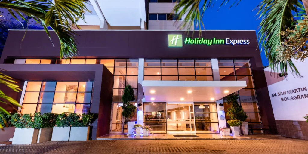 on-vacation-cartagena-hotel-holiday-inn-fachada-02